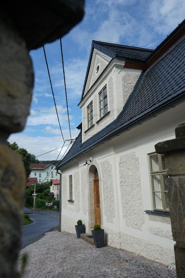 Baroque Chaplain House Kaplanka 1796 A. D. - Historical Luxury Apts In Bohemian Paradise Zelezny Brod Bagian luar foto